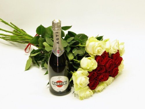 Kimp 10 punase ja 10 valge roosiga + Martini Asti